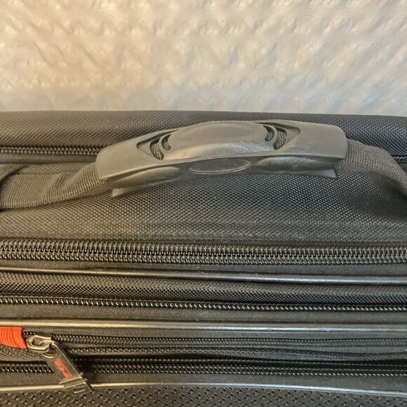 TUMI Alpha 2 Compact Large Screen Laptop Brief Pack Black Red Accents - Picture 6 of 16